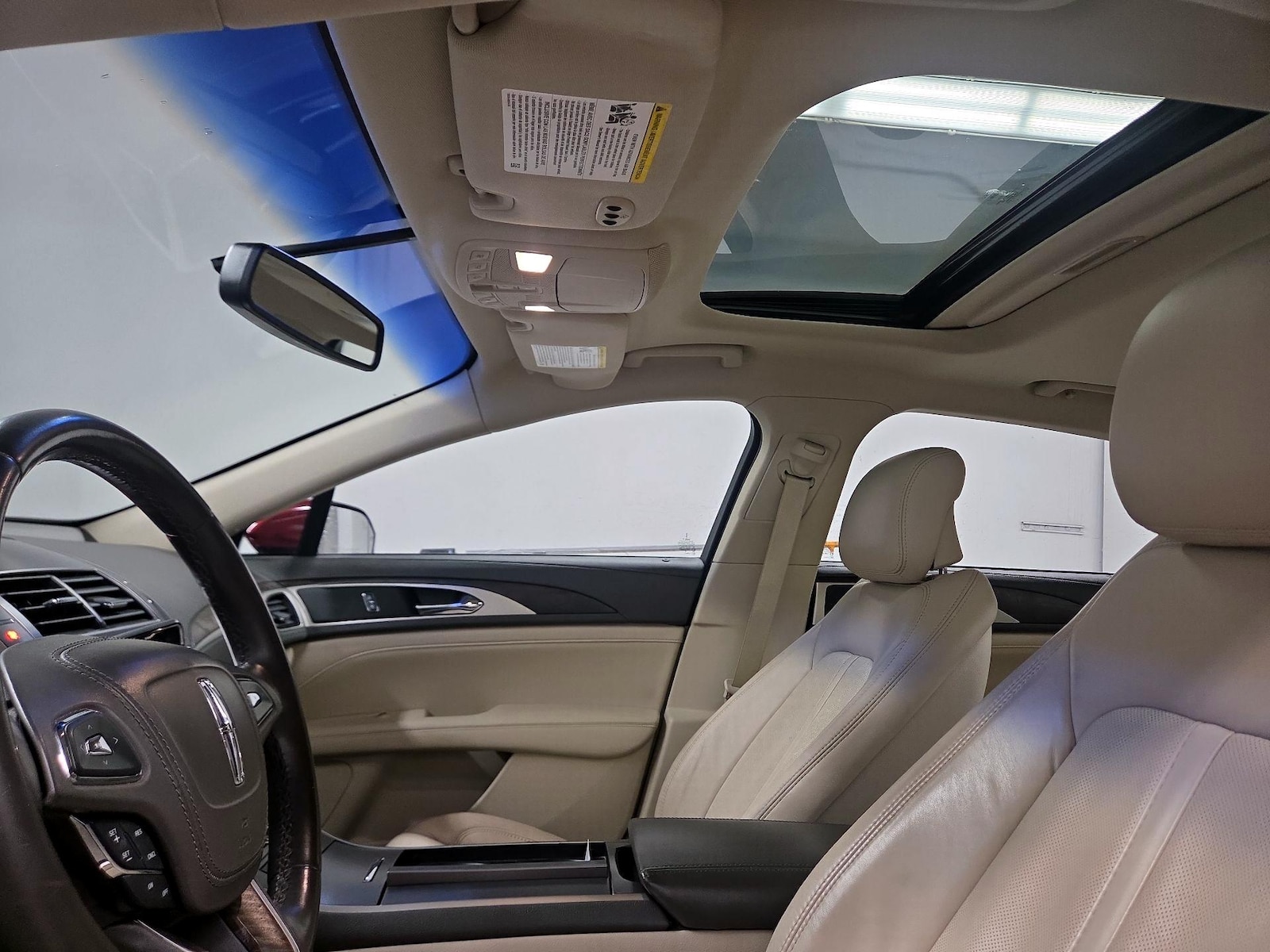 Sunroof(s) & Overhead Airbags