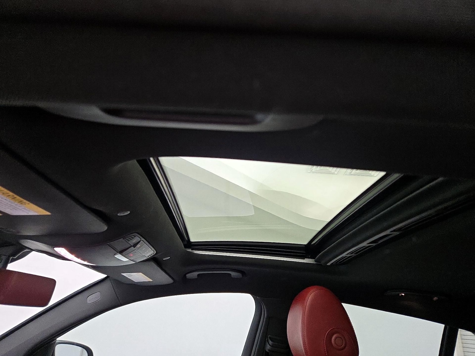 Sunroof(s) & Overhead Airbags