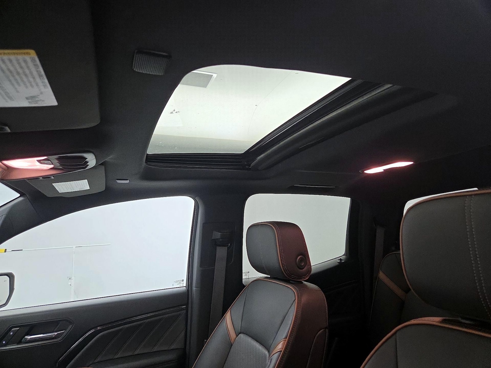 Sunroof(s) & Overhead Airbags