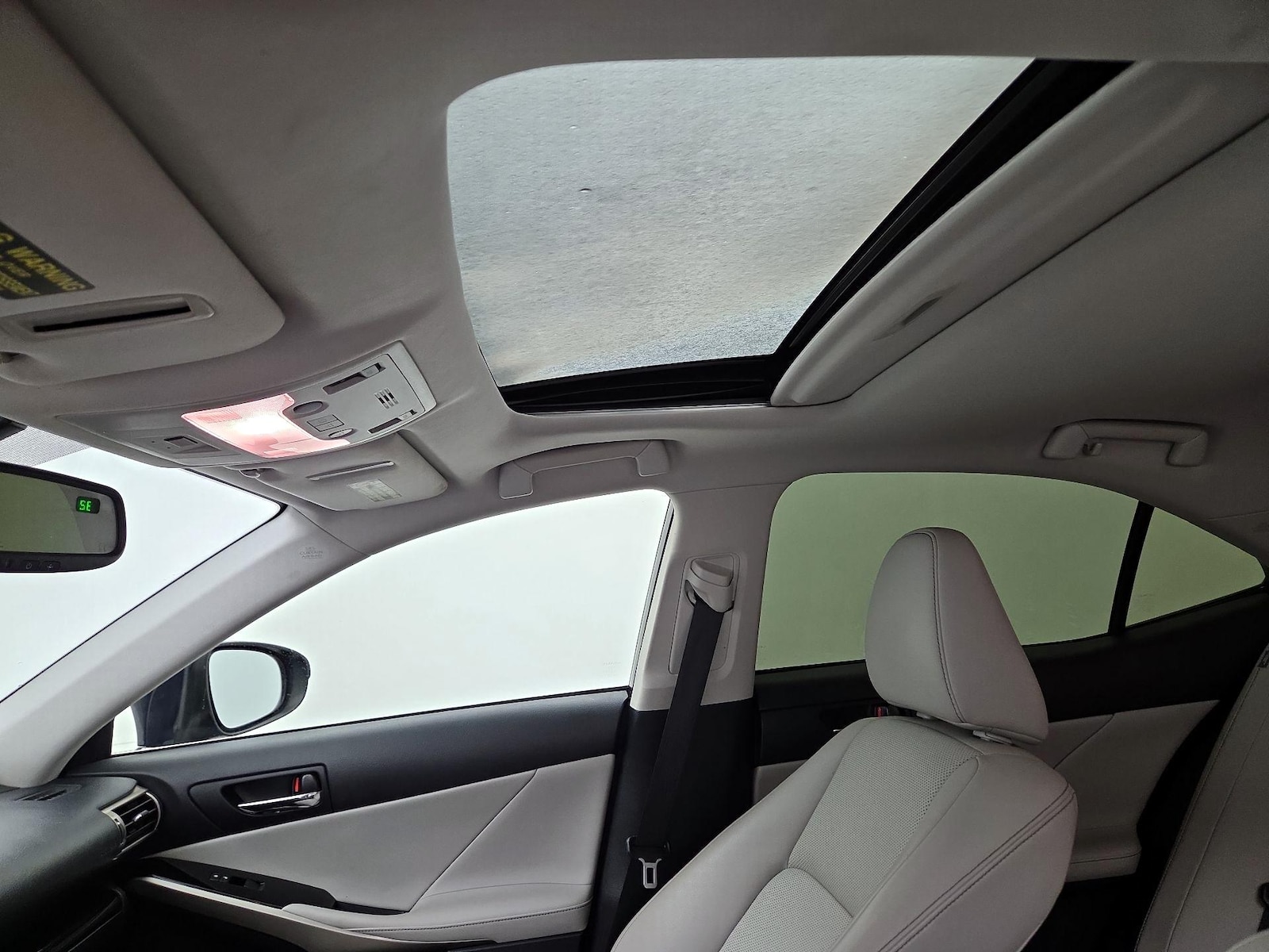 Sunroof(s) & Overhead Airbags