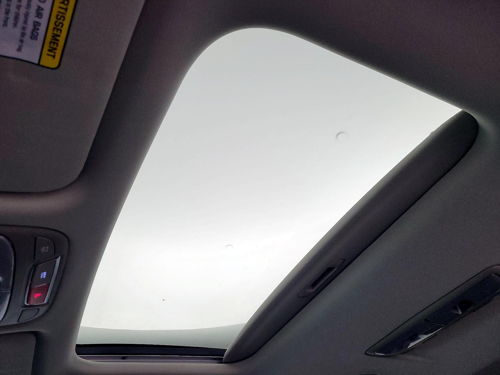 Sunroof(s) & Overhead Airbags