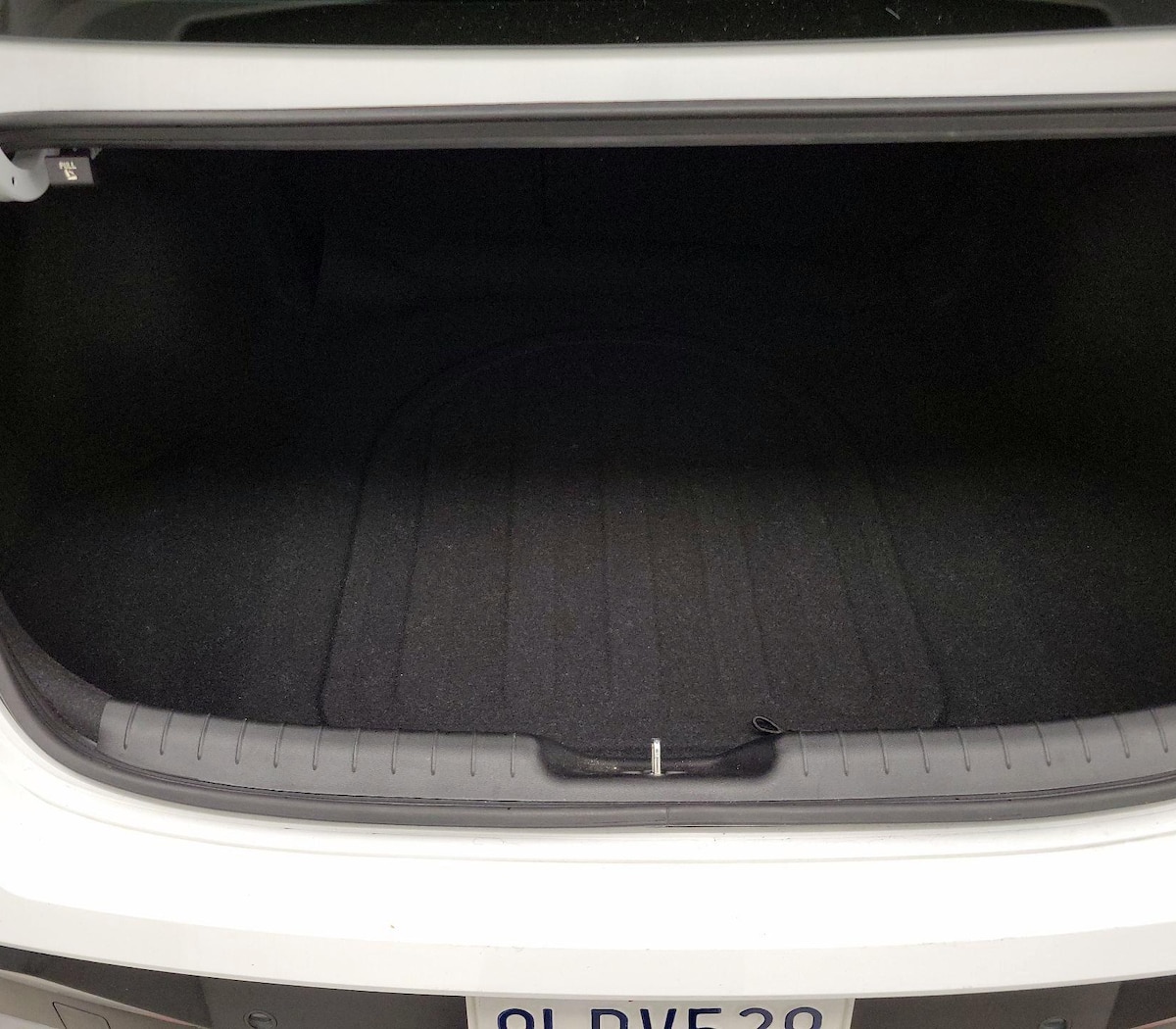 Trunk/Cargo (Seats Up)