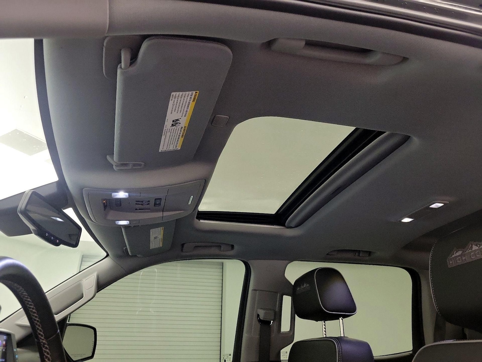 Sunroof(s) & Overhead Airbags