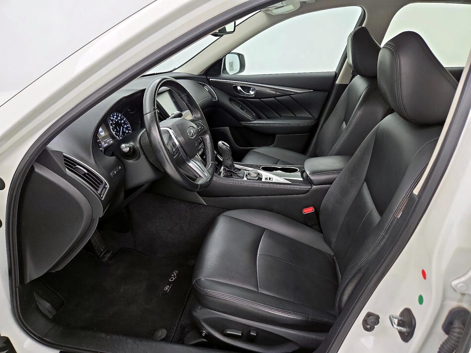 Power Seat(s) & Side Airbags
