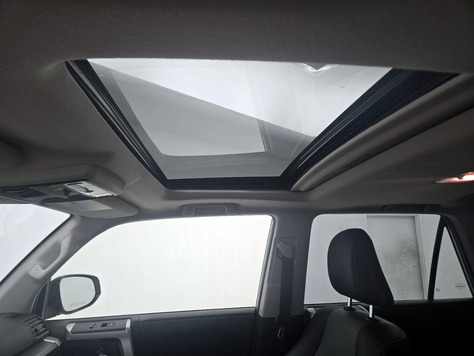 Sunroof(s) & Overhead Airbags