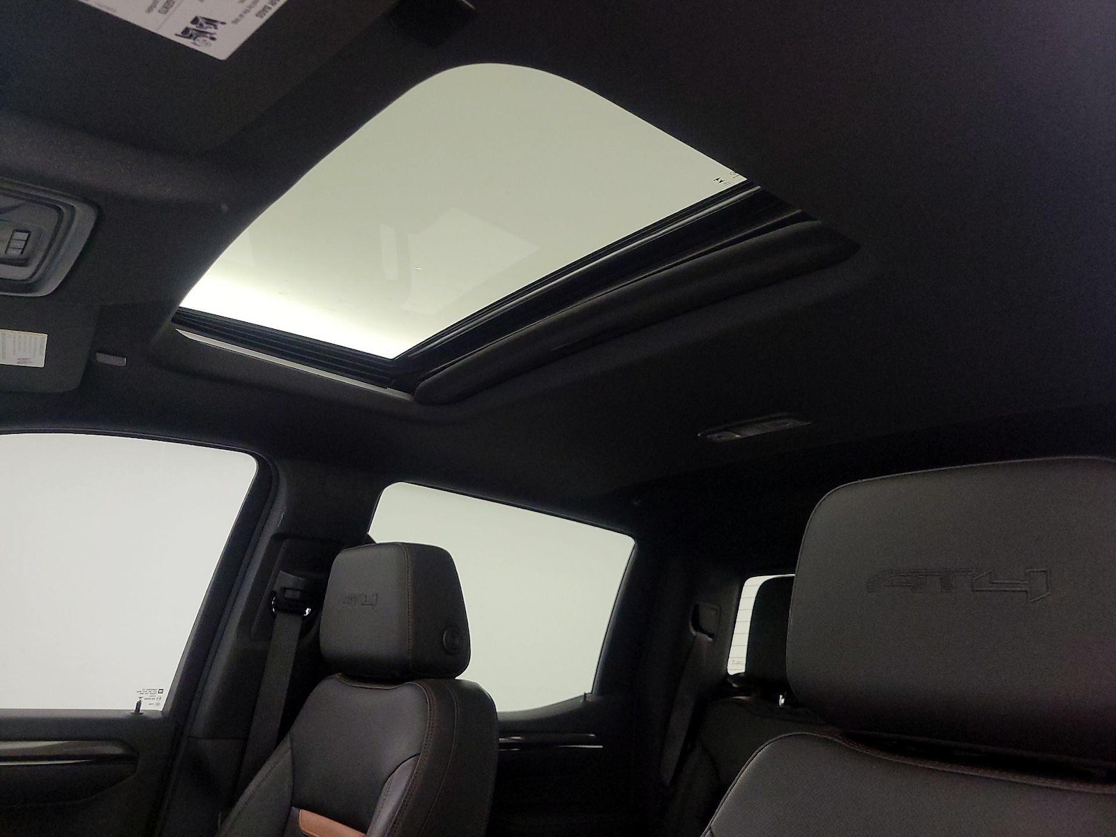 Sunroof(s) & Overhead Airbags