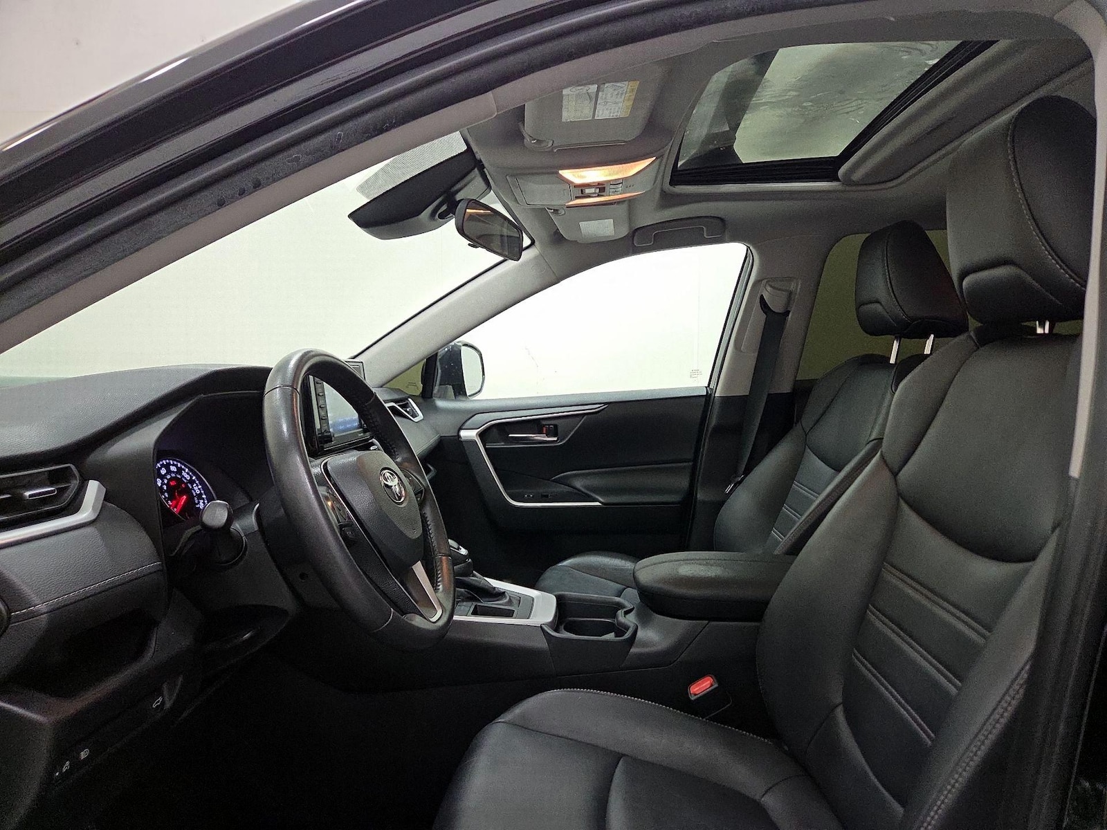Sunroof(s) & Overhead Airbags