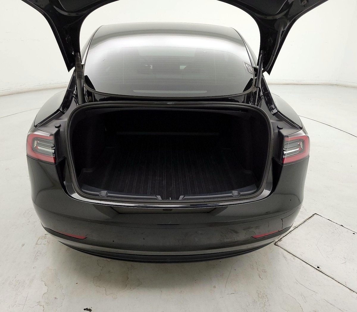 Trunk/Cargo (Seats Up)