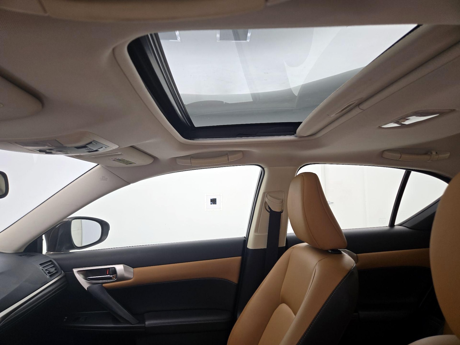 Sunroof(s) & Overhead Airbags