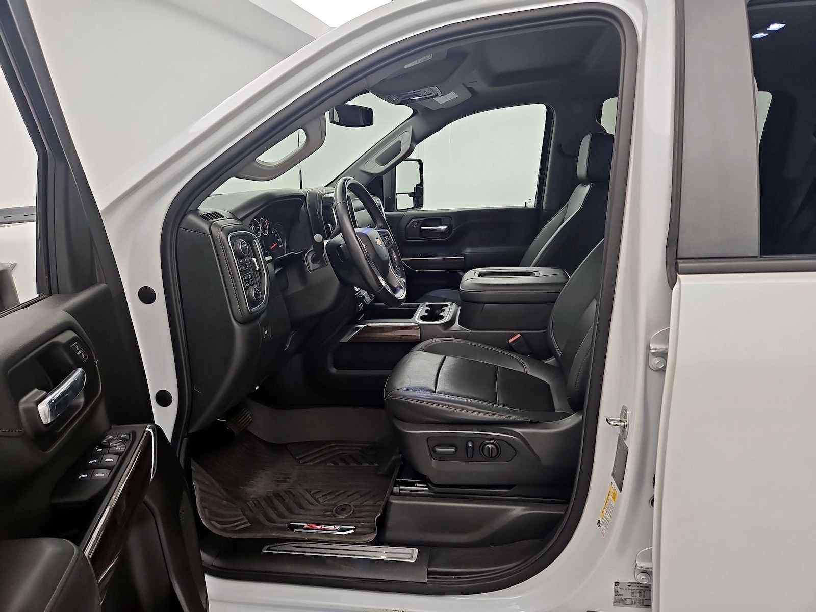 Power Seat(s) & Leather Seats