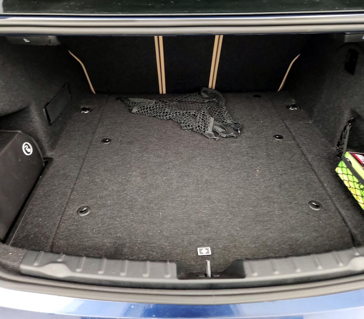 Trunk/Cargo (Seats Up)