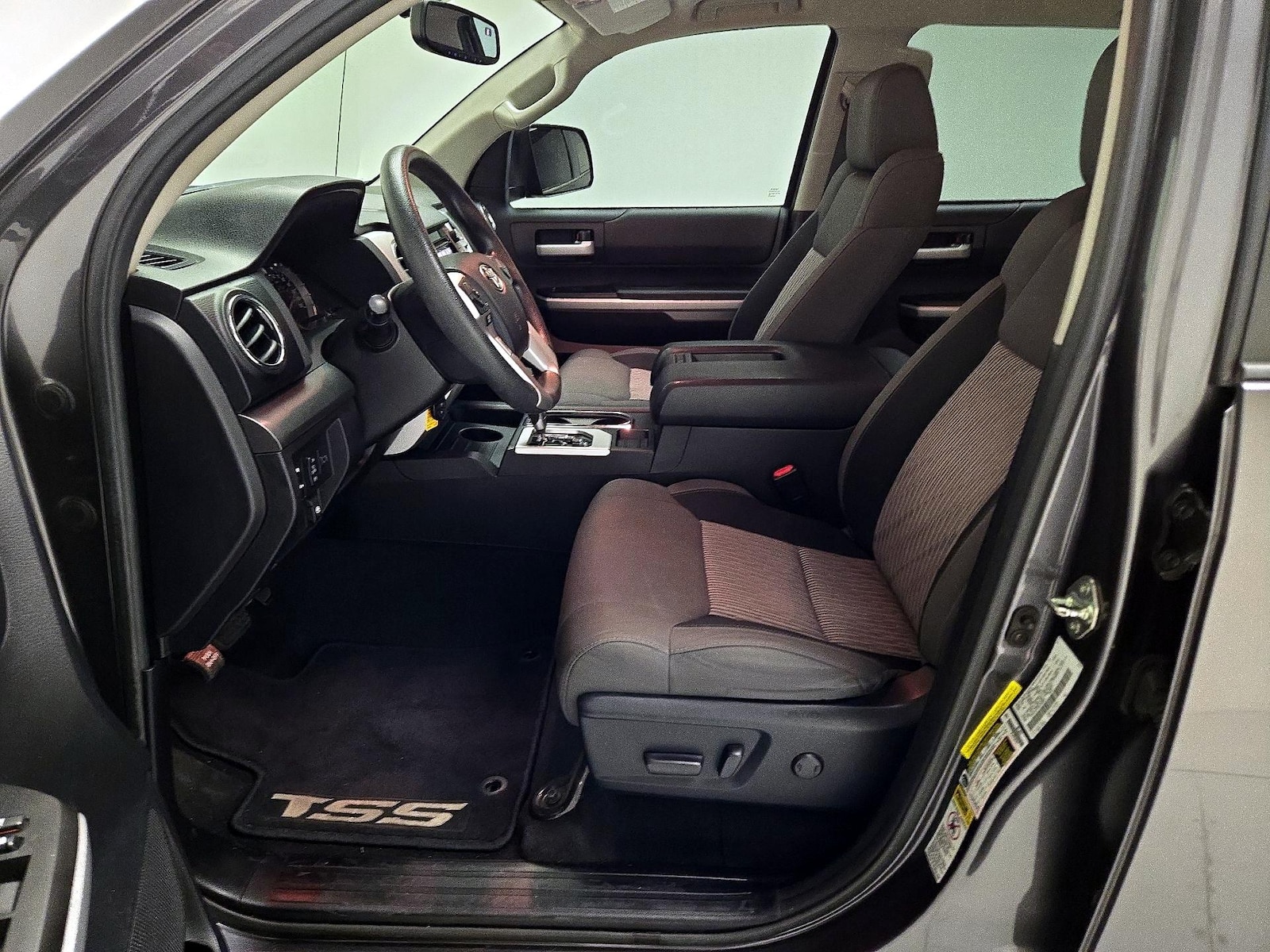 Power Seat(s) & Side Airbags