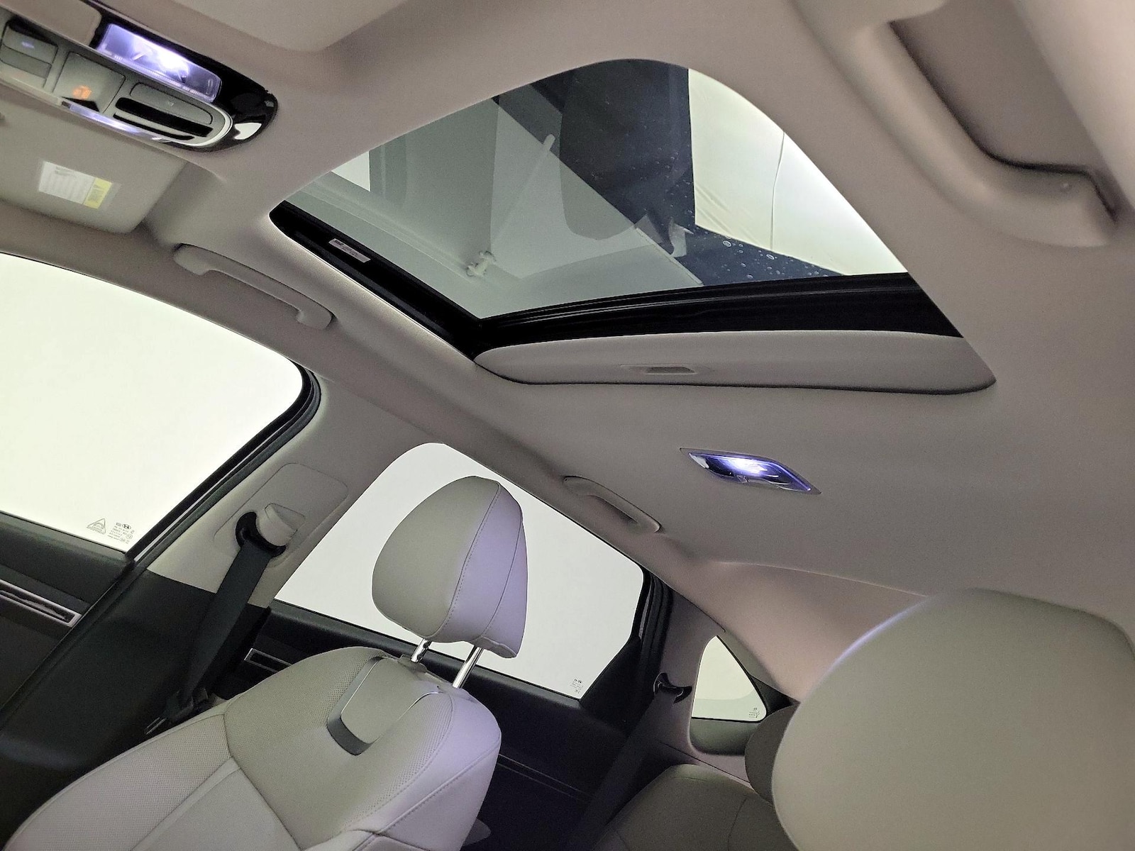 Sunroof(s) & Overhead Airbags