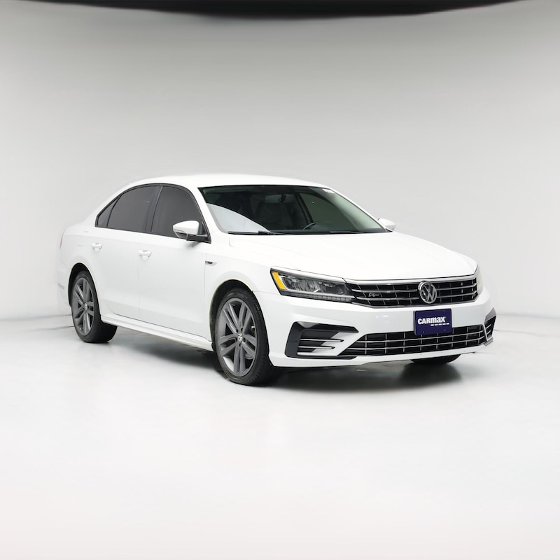 2018 Volkswagen Passat R-Line