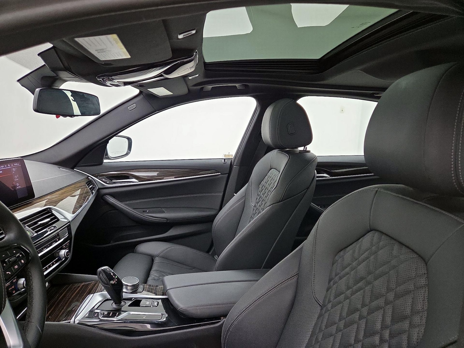 Sunroof(s) & Overhead Airbags