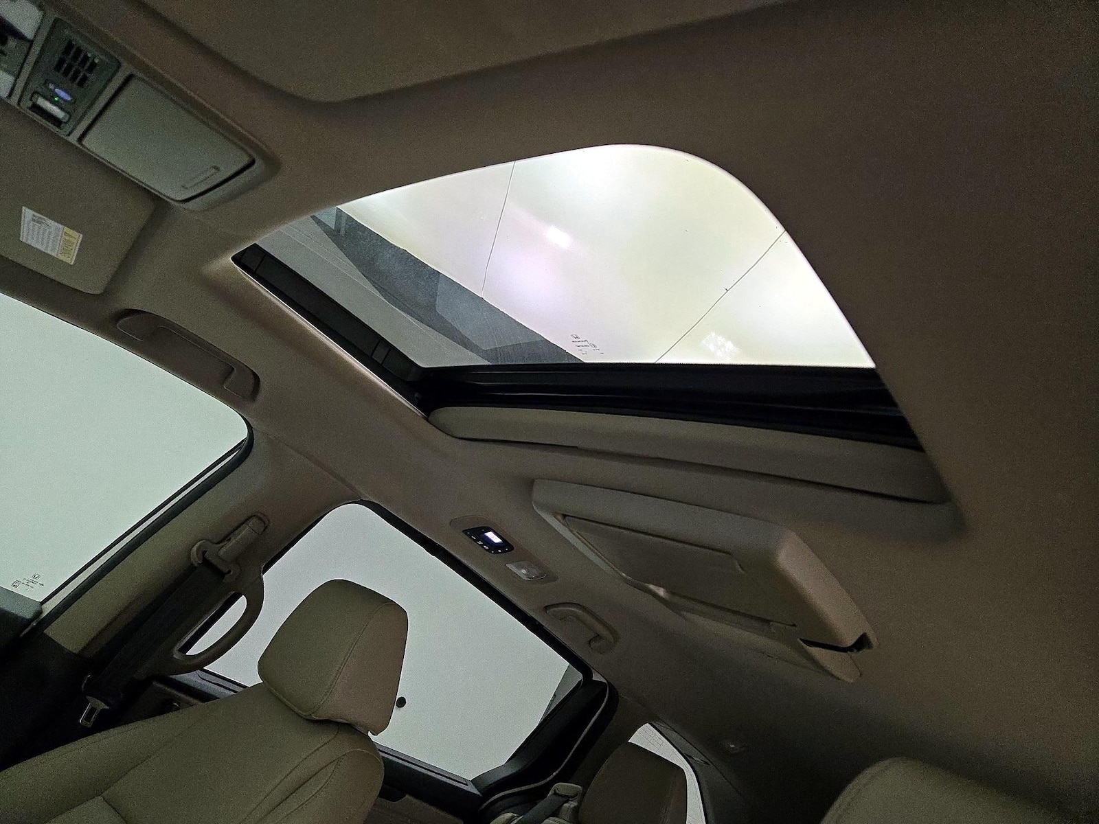 Sunroof(s) & Overhead Airbags