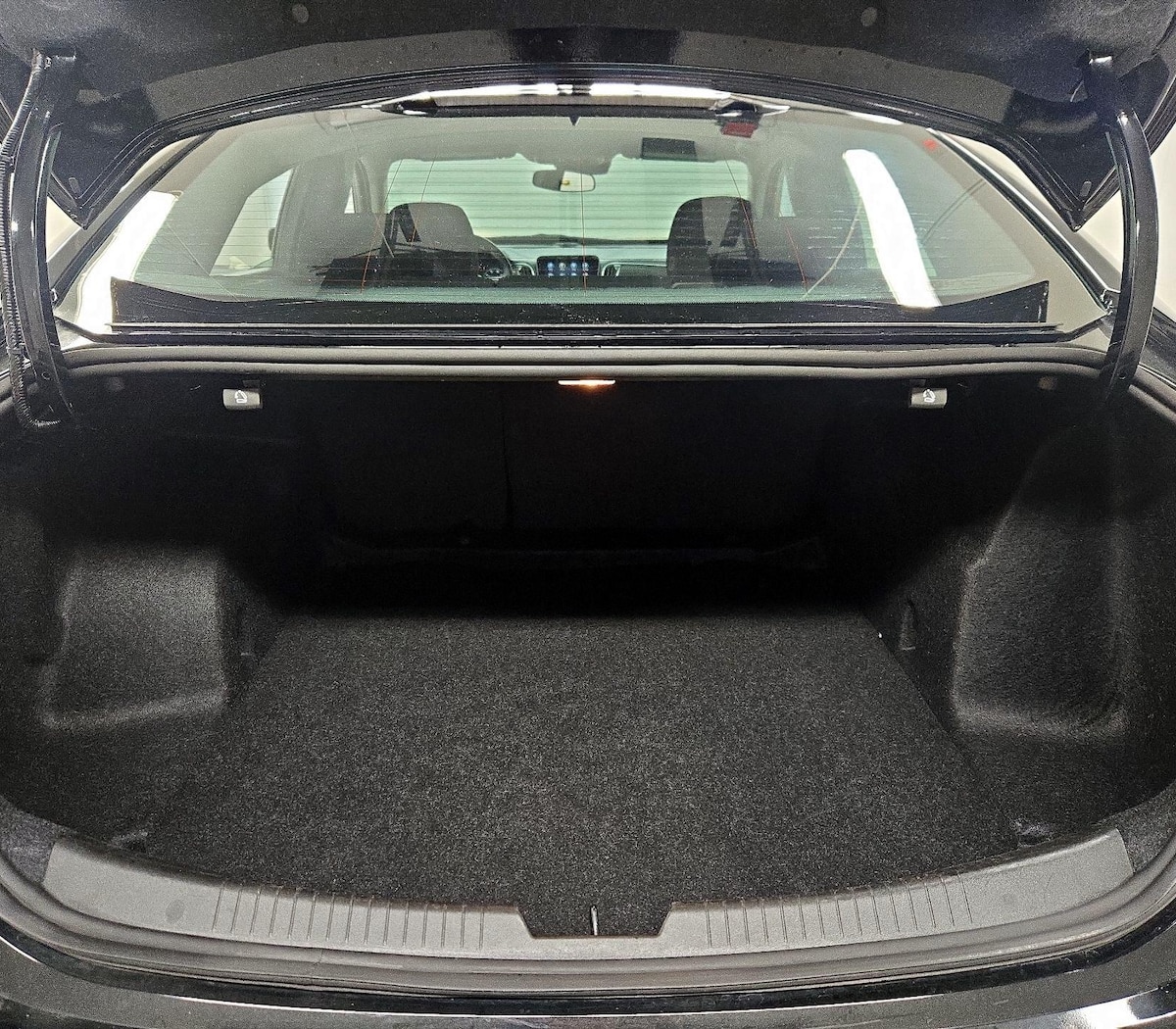 Trunk/Cargo (Seats Up)