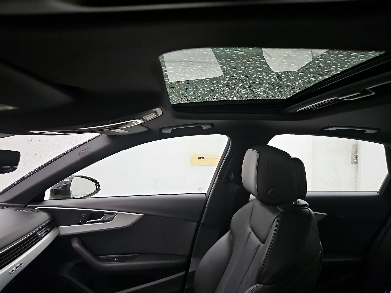 Sunroof(s) & Overhead Airbags