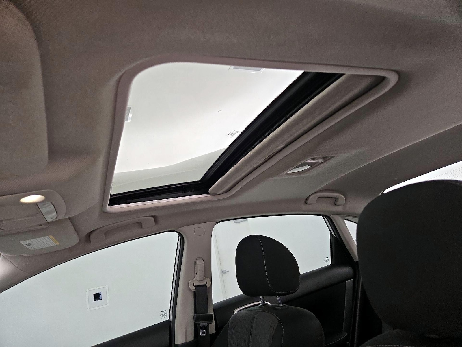 Sunroof(s) & Overhead Airbags