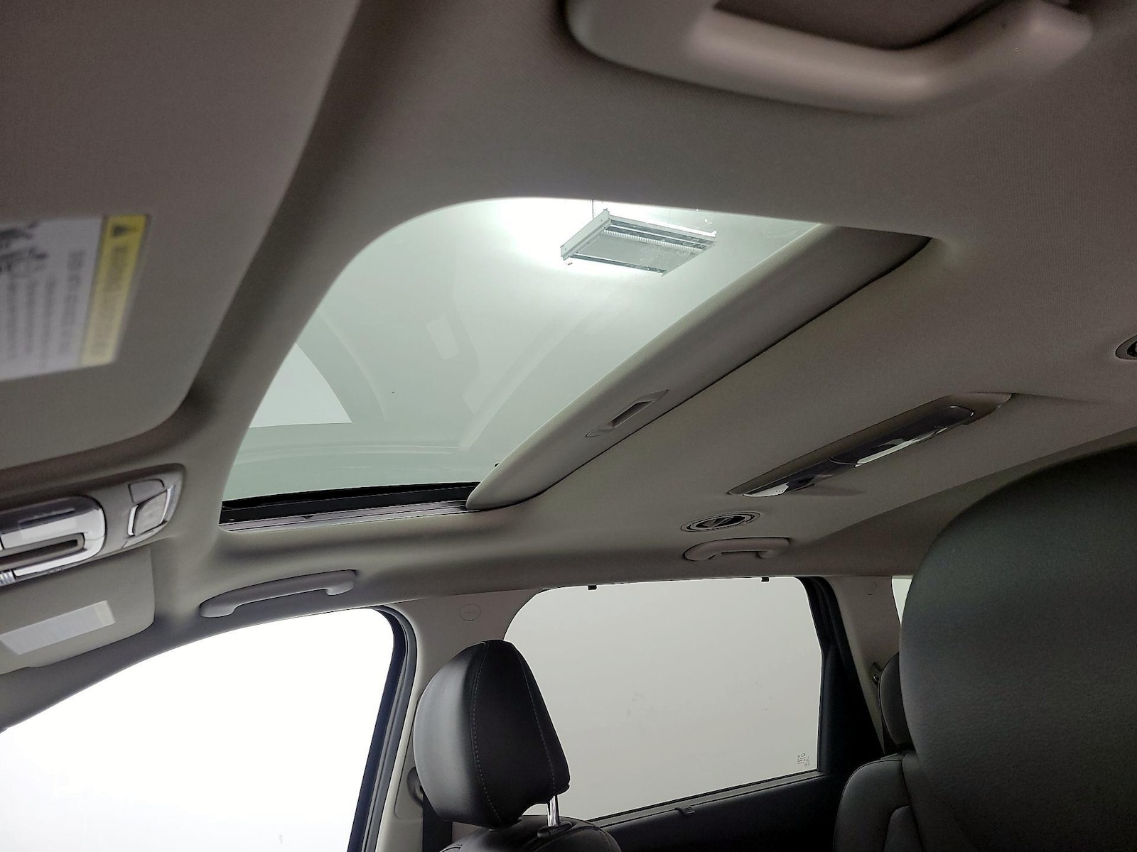 Sunroof(s) & Overhead Airbags