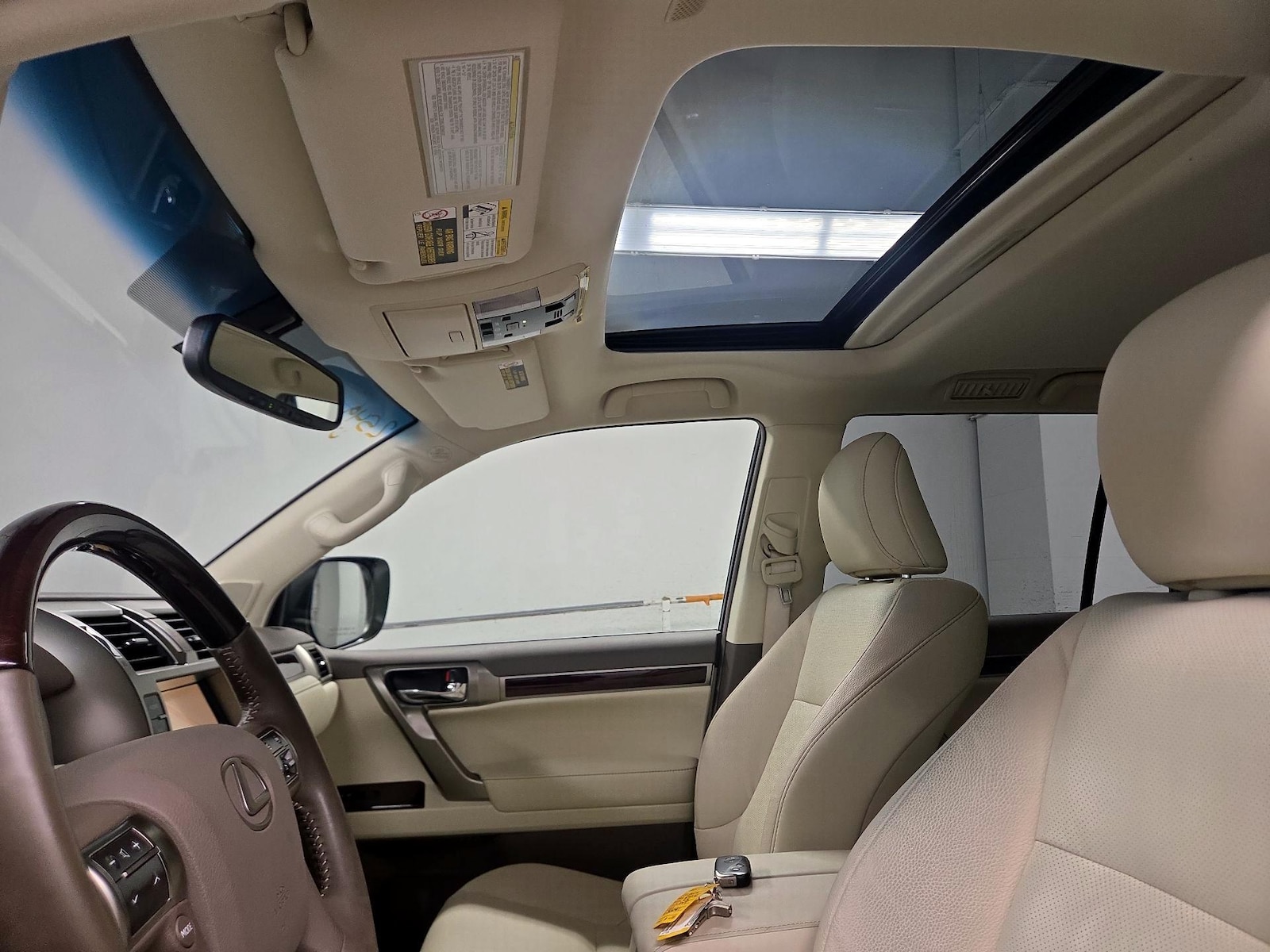Sunroof(s) & Overhead Airbags