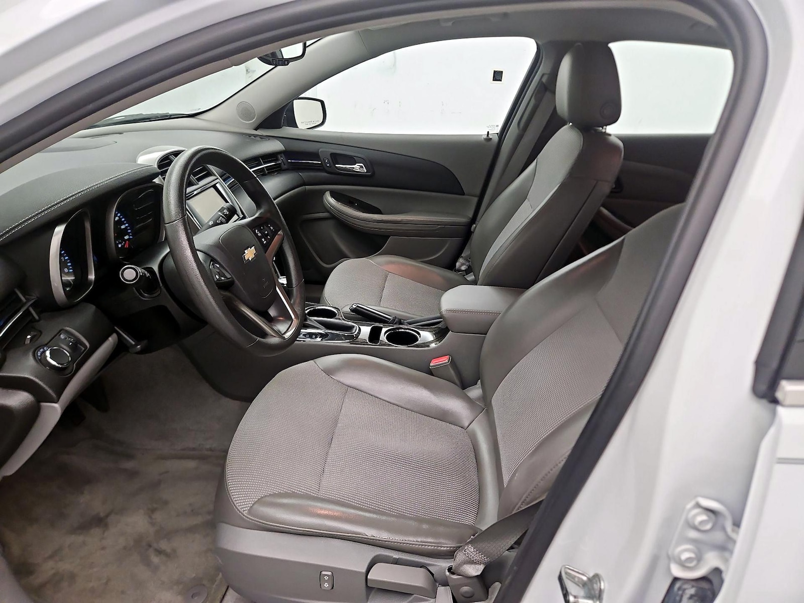 Power Seat(s) & Side Airbags