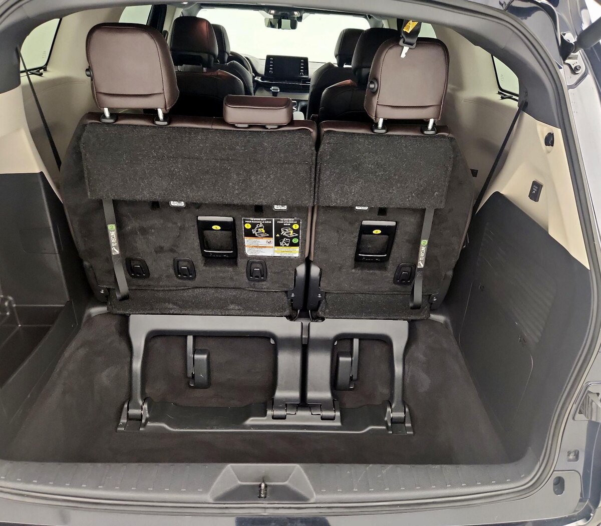 Trunk/Cargo (Seats Up)