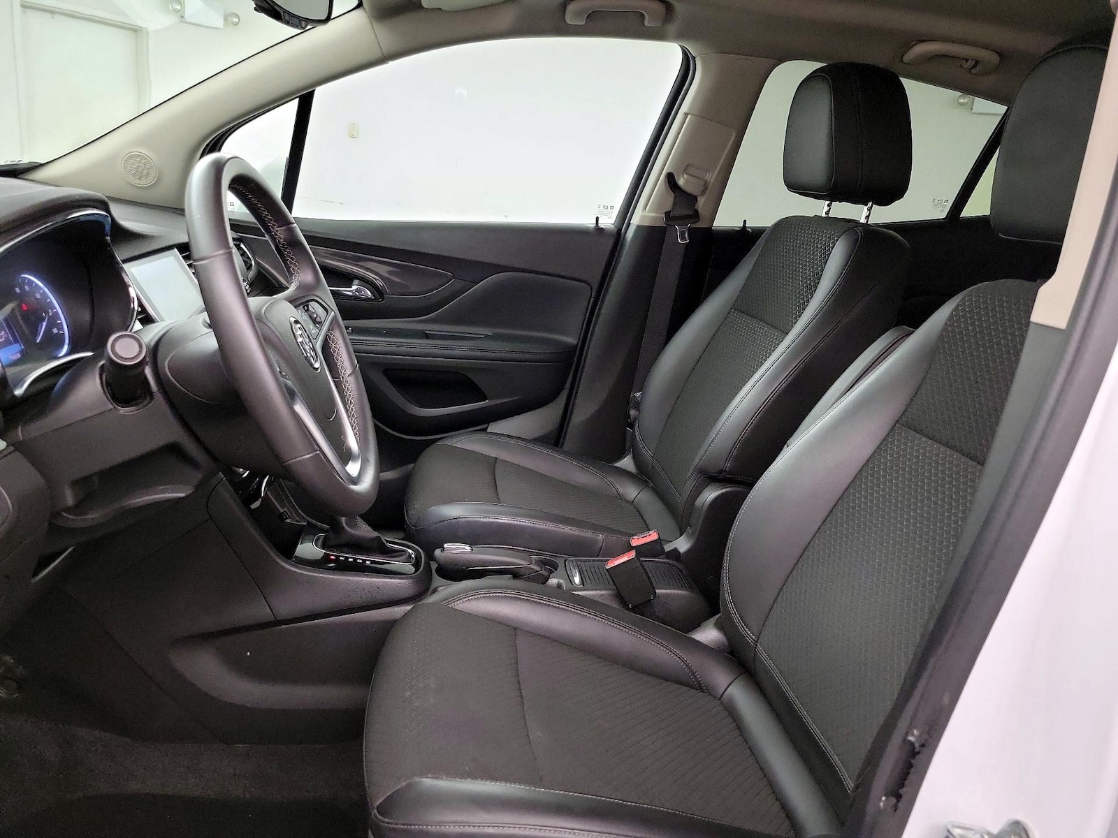 Power Seat(s) & Side Airbags