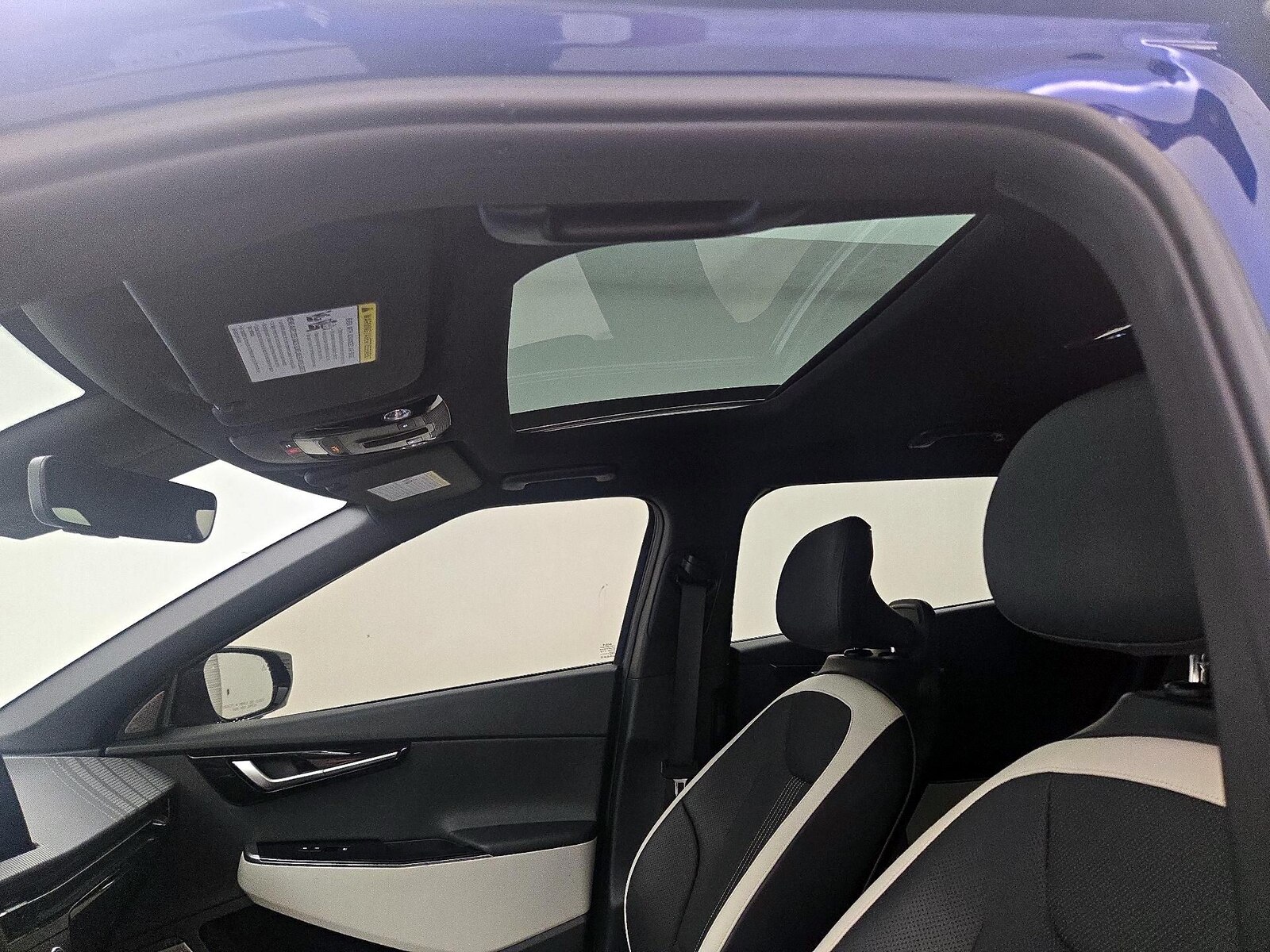 Sunroof(s) & Overhead Airbags