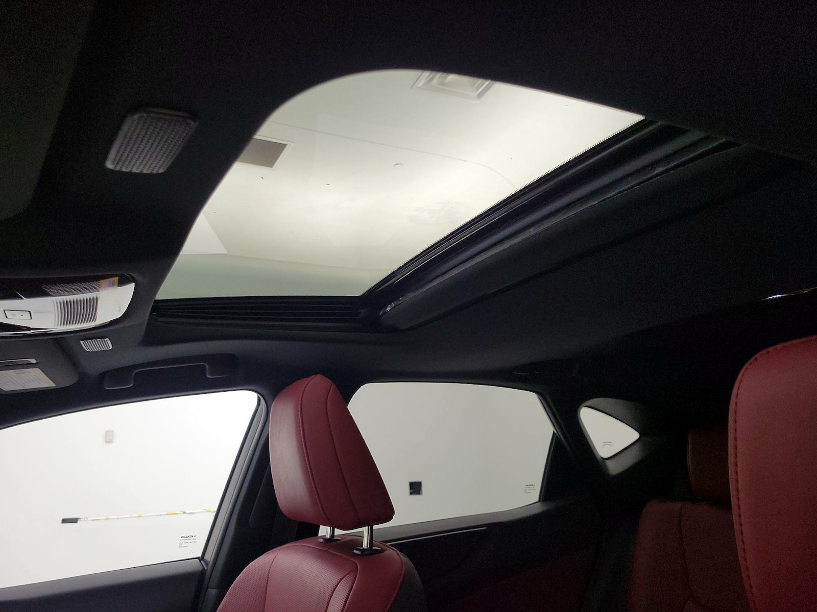 Sunroof(s) & Overhead Airbags