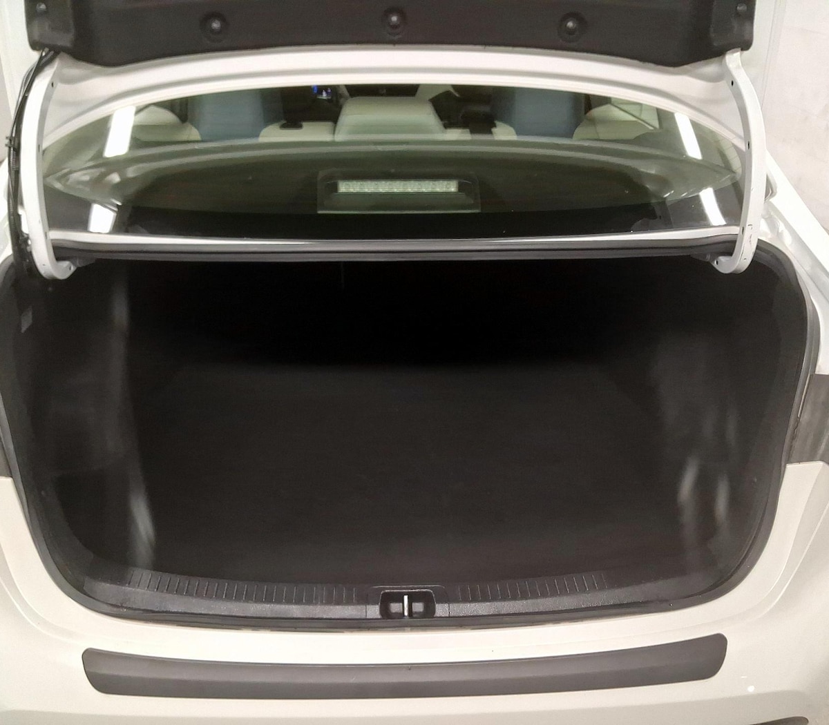 Trunk/Cargo (Seats Up)