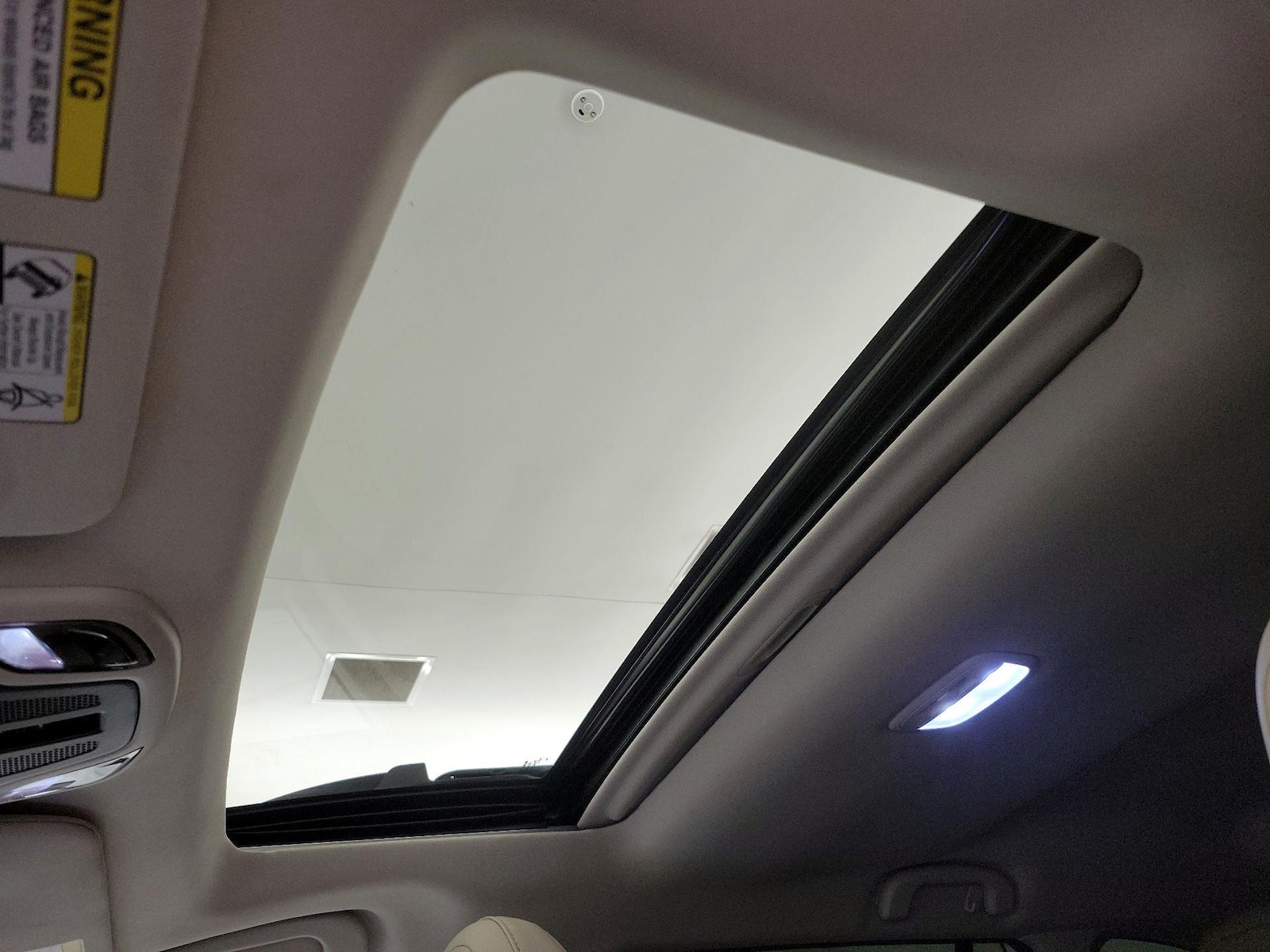 Sunroof(s) & Overhead Airbags