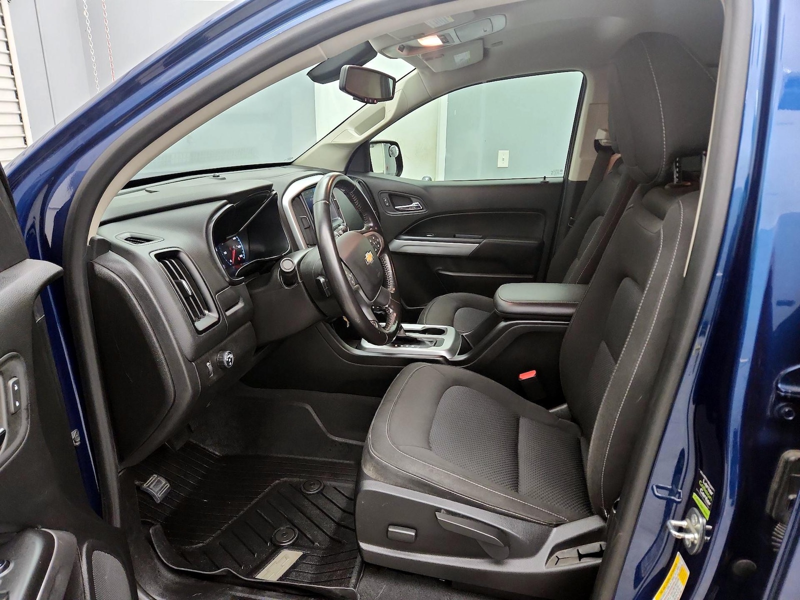 Power Seat(s) & Side Airbags