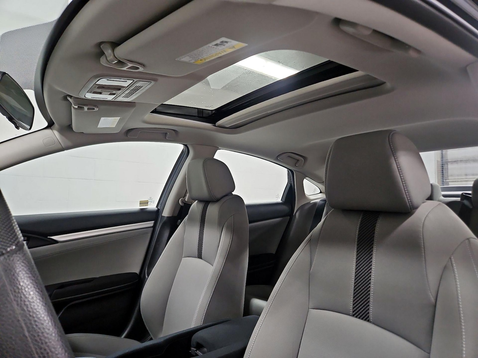 Sunroof(s) & Overhead Airbags