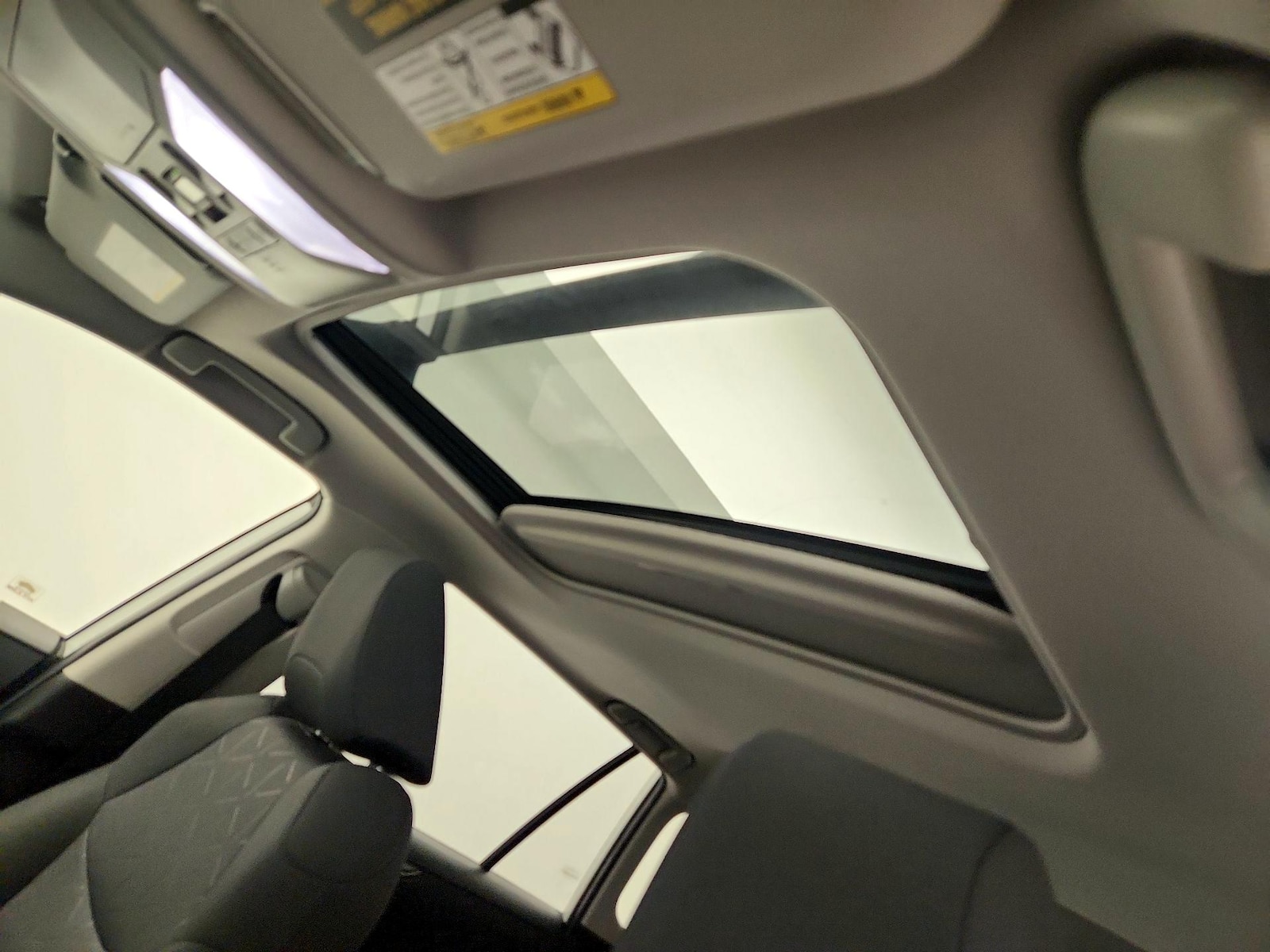 Sunroof(s) & Overhead Airbags
