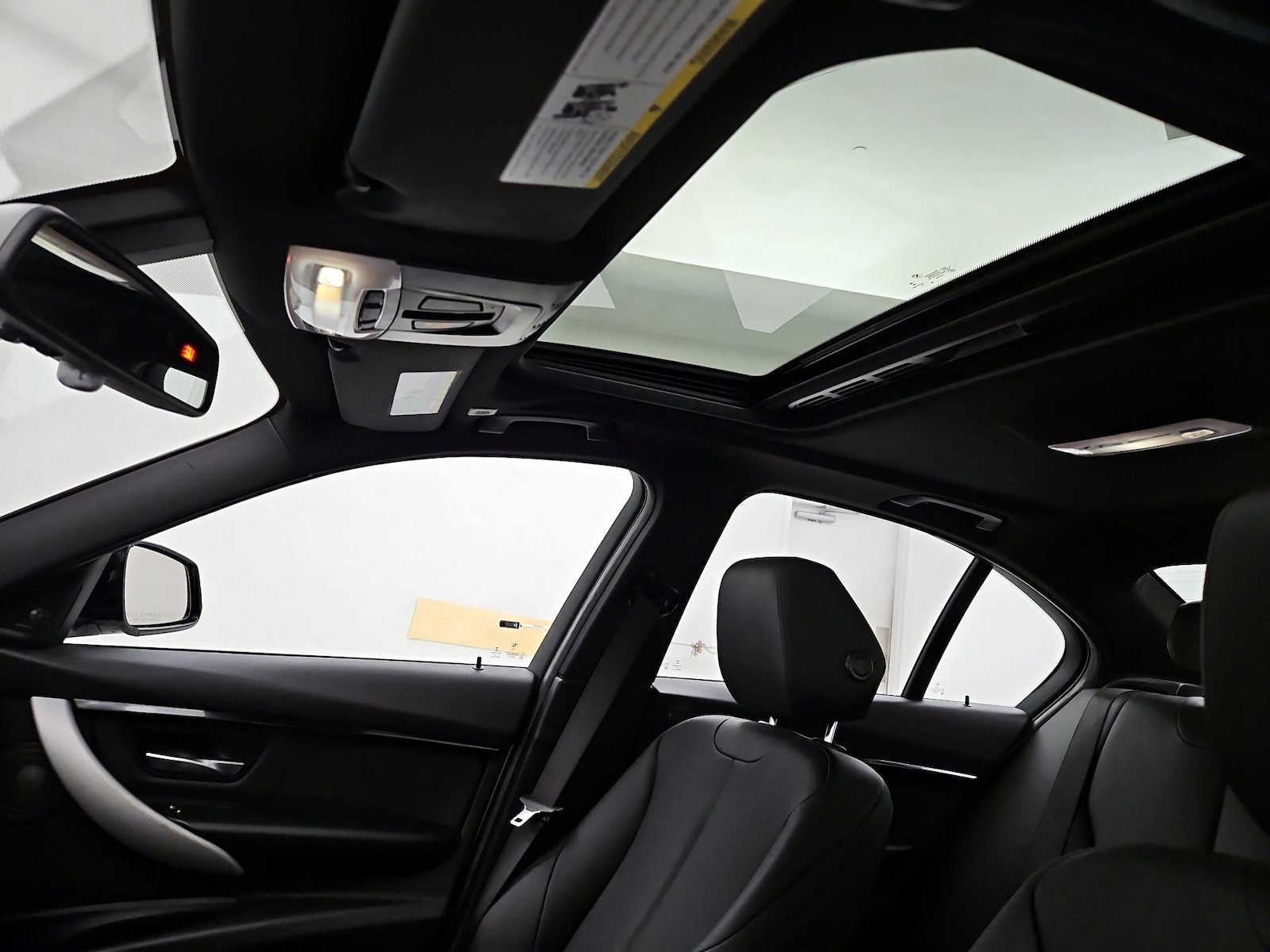 Sunroof(s) & Overhead Airbags