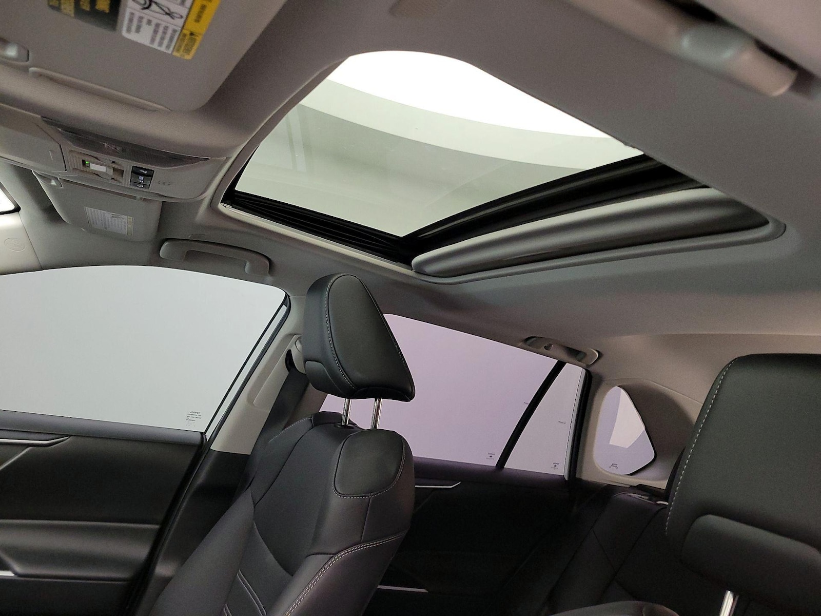 Sunroof(s) & Overhead Airbags