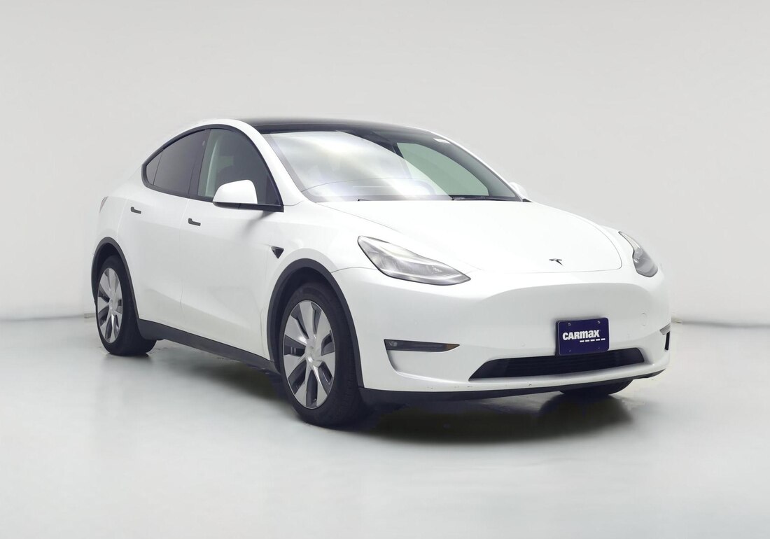 2022 Tesla Model Y Long Range All-Wheel Drive in White — CarMax photo