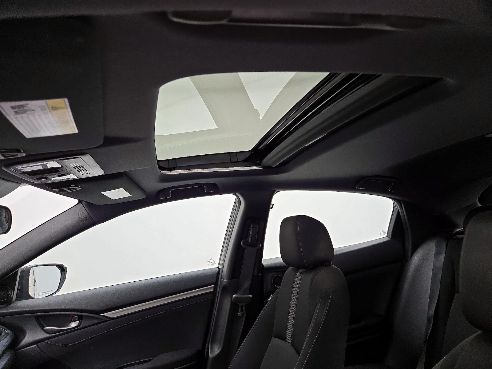 Sunroof(s) & Overhead Airbags