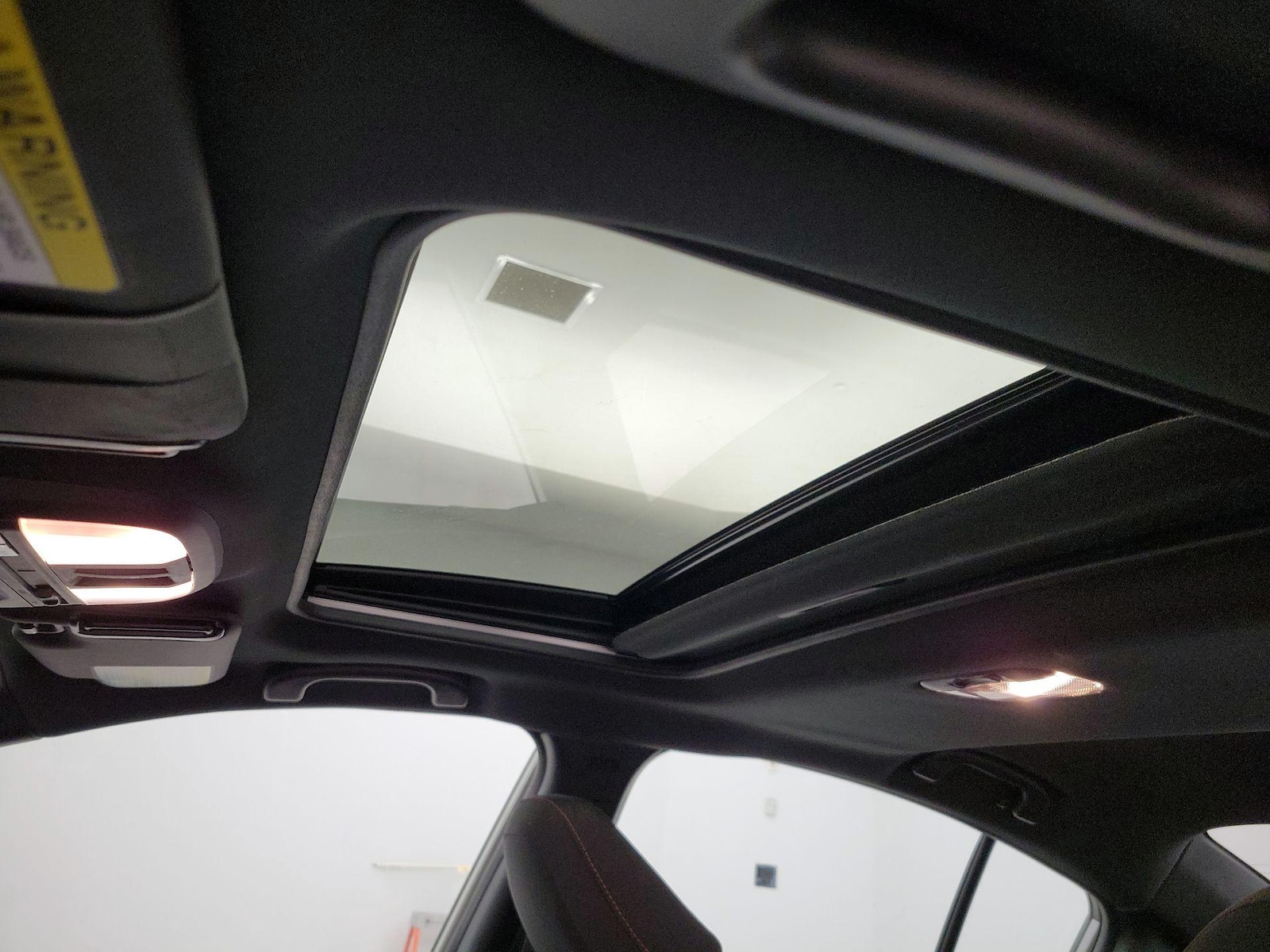 Sunroof(s) & Overhead Airbags