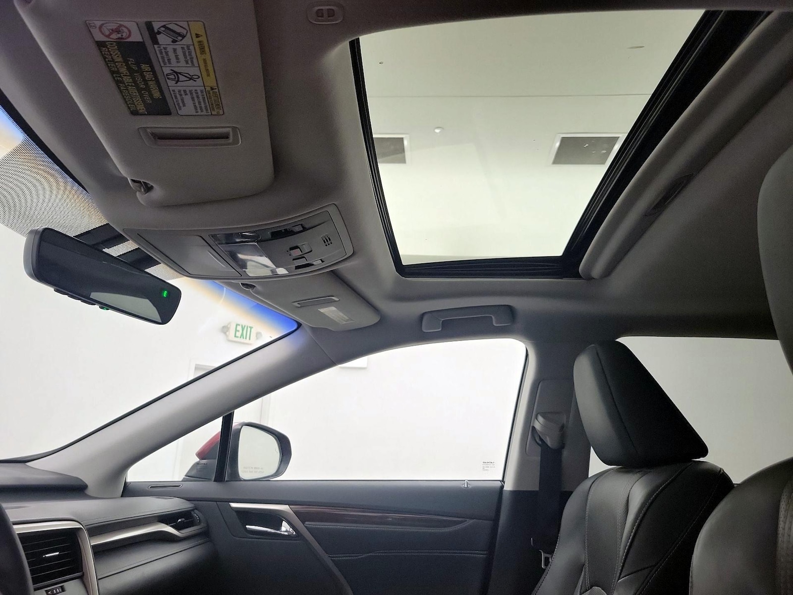 Sunroof(s) & Overhead Airbags