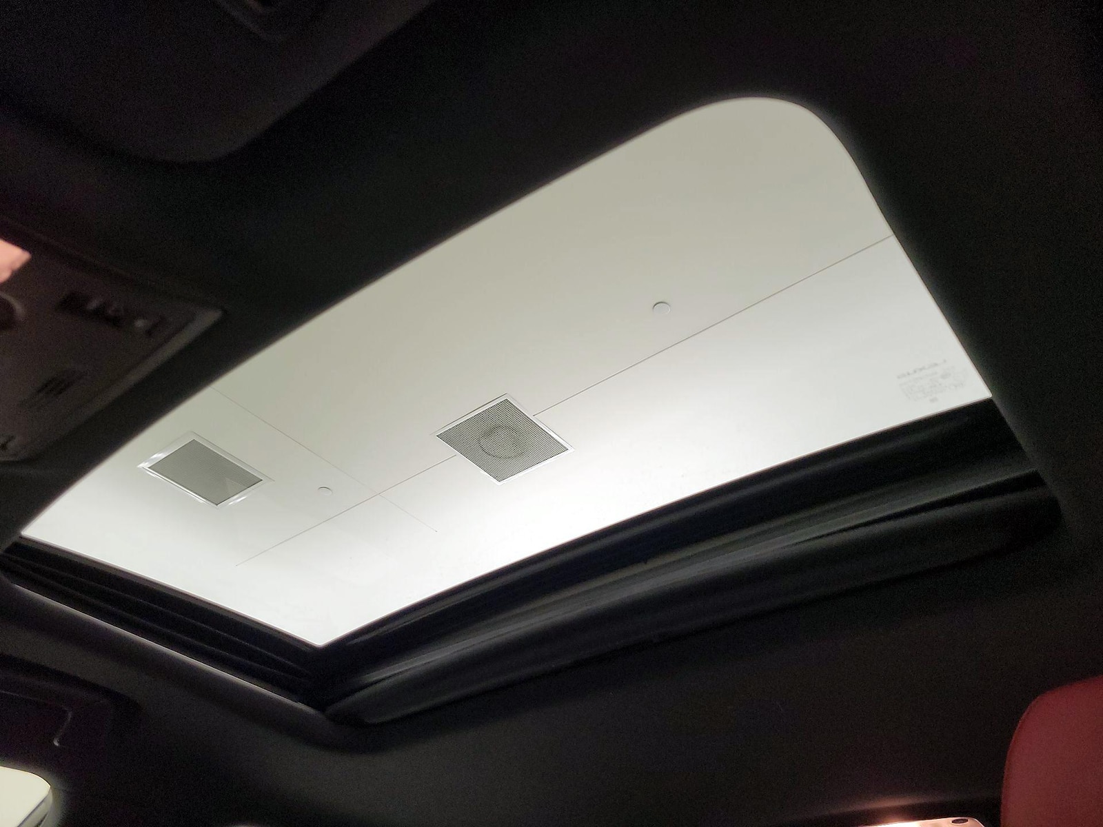 Sunroof(s) & Overhead Airbags