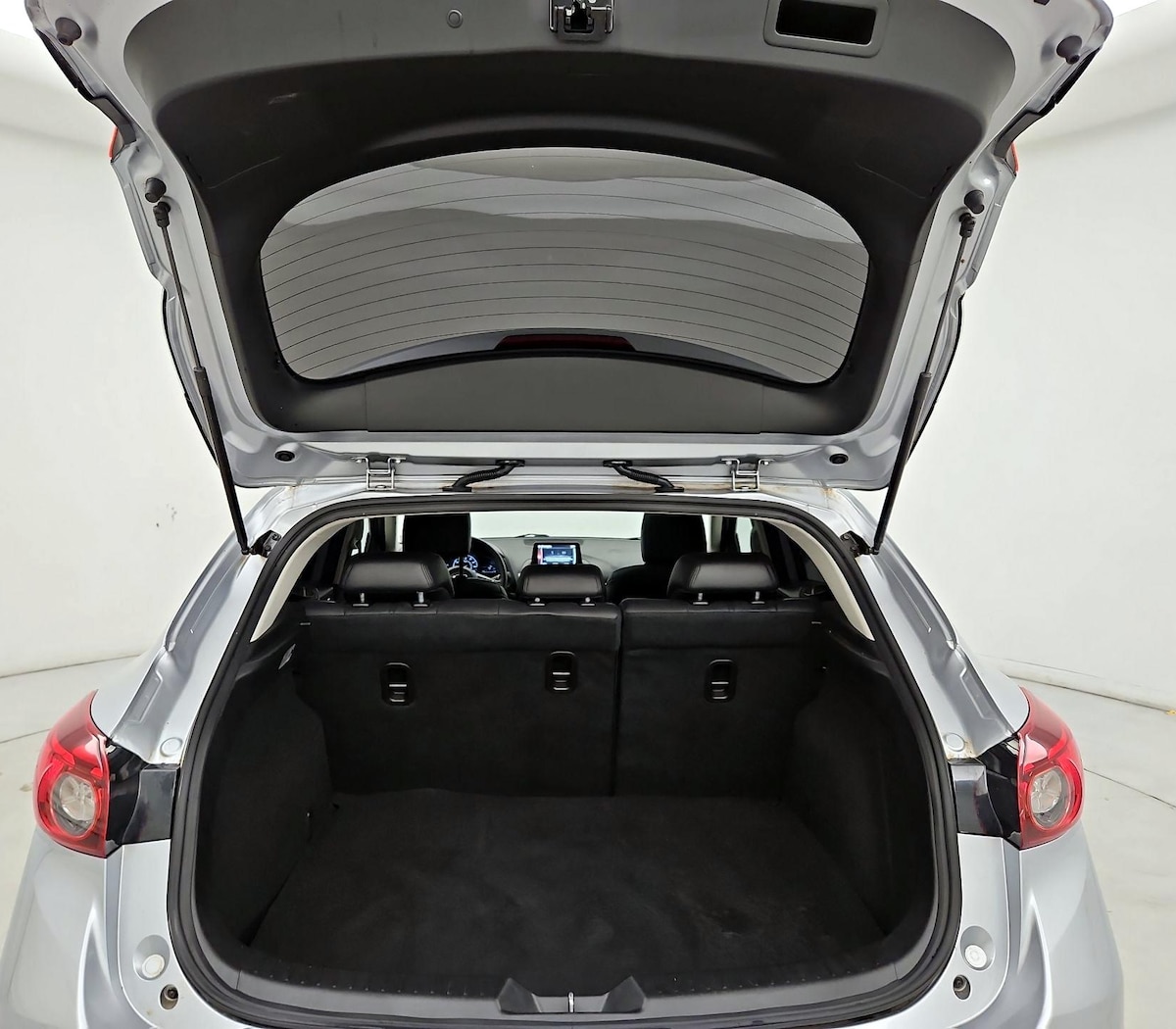 Trunk/Cargo (Seats Up)