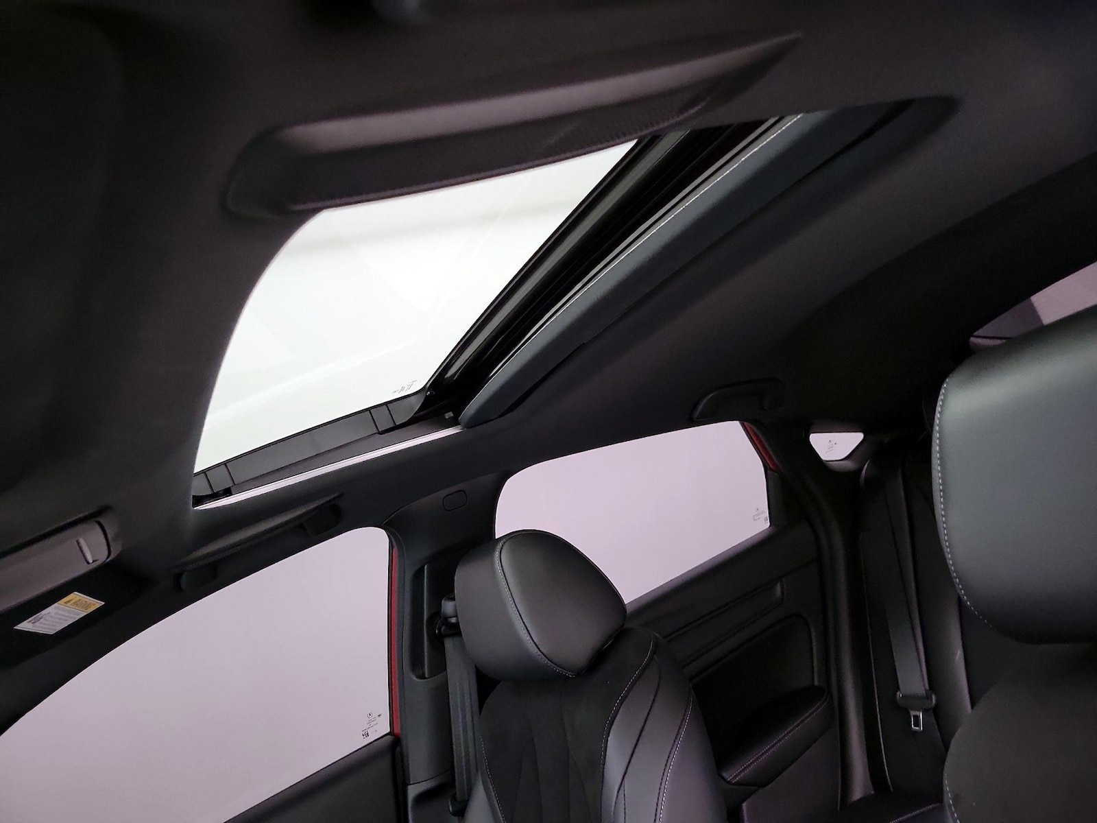 Sunroof(s) & Overhead Airbags