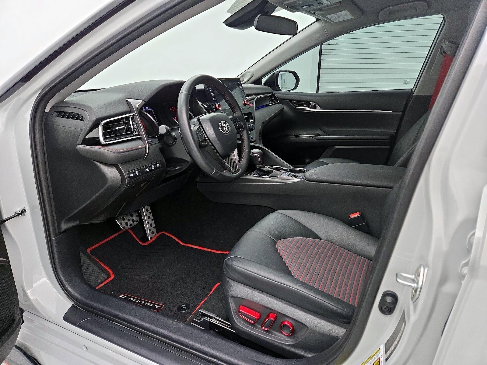 Power Seat(s) & Side Airbags
