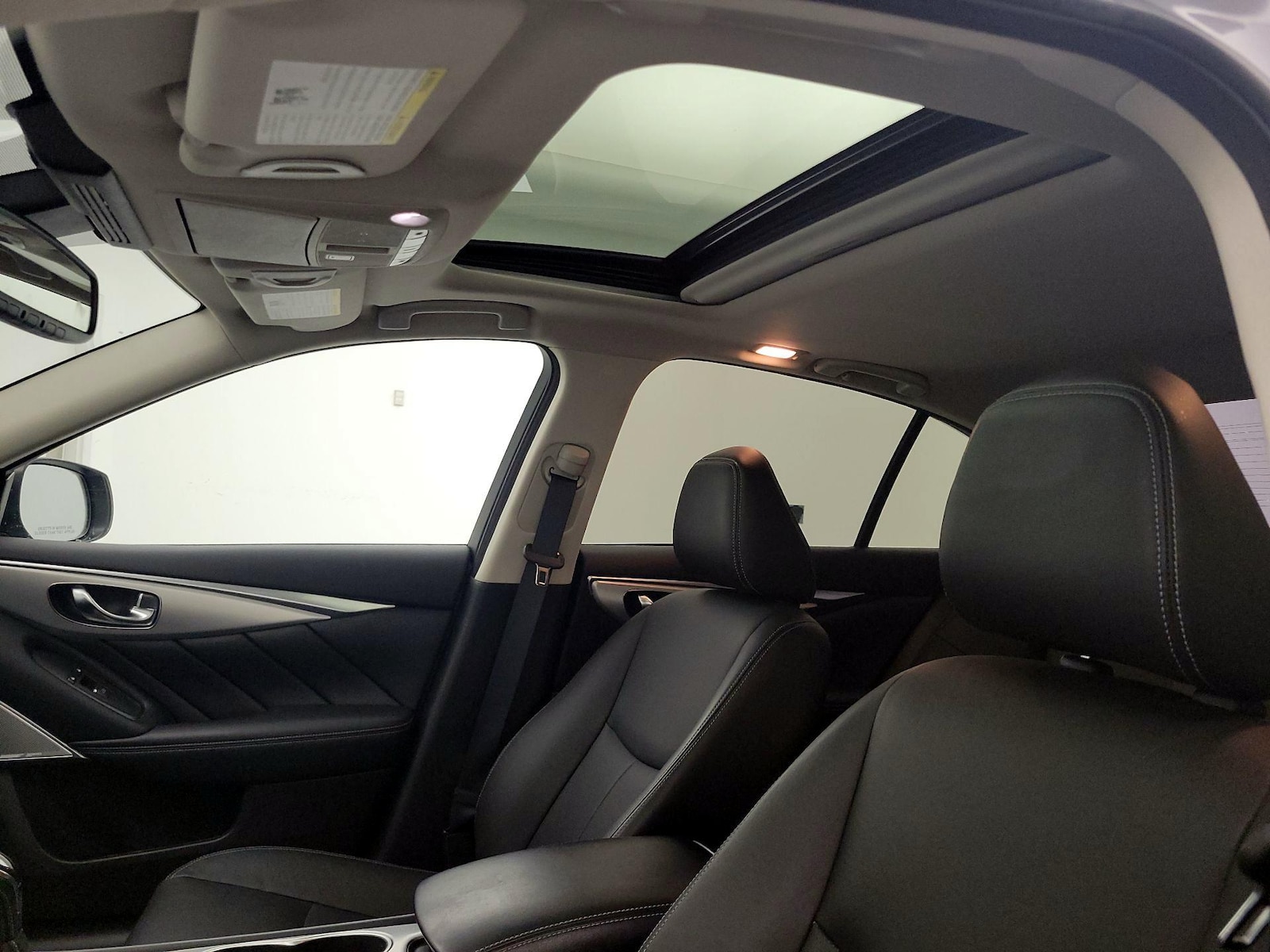 Sunroof(s) & Overhead Airbags