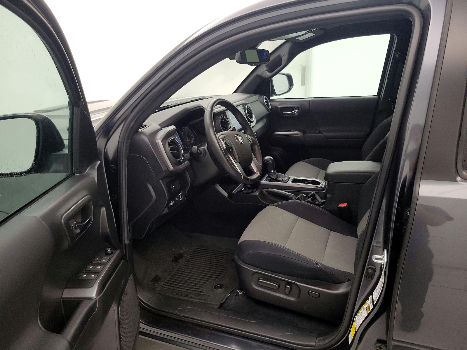 Power Seat(s) & Side Airbags