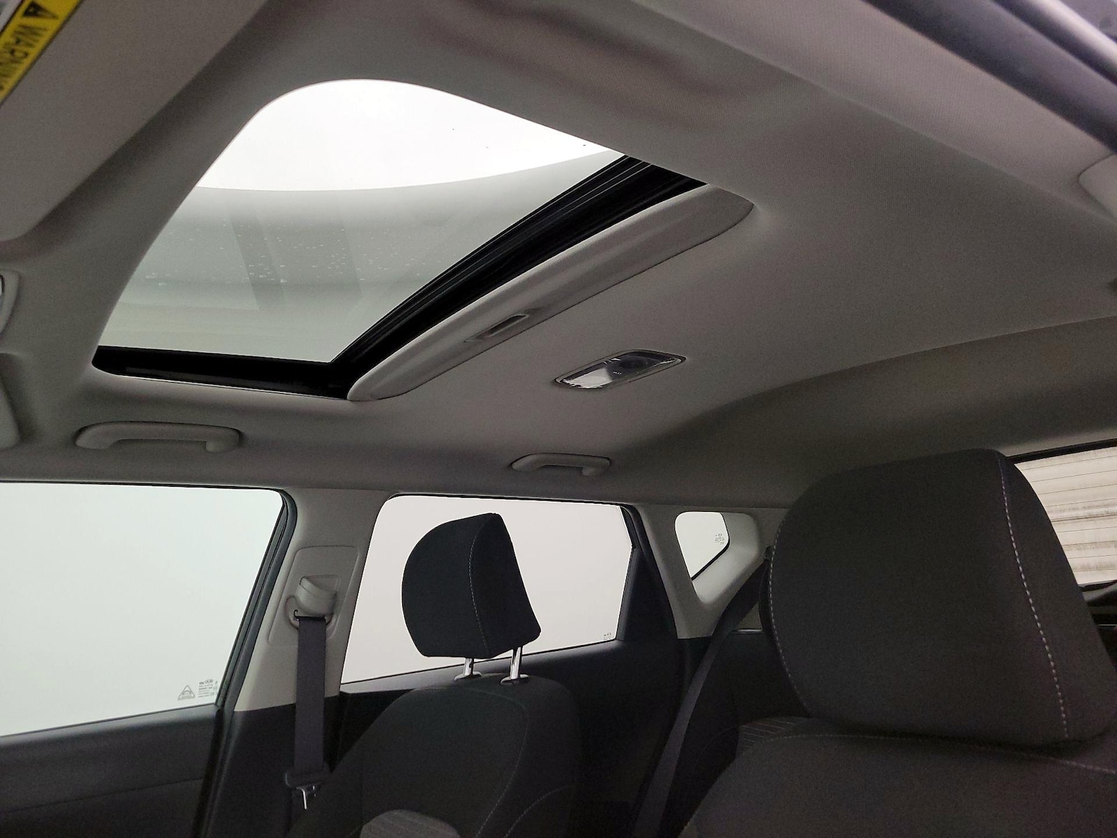 Sunroof(s) & Overhead Airbags