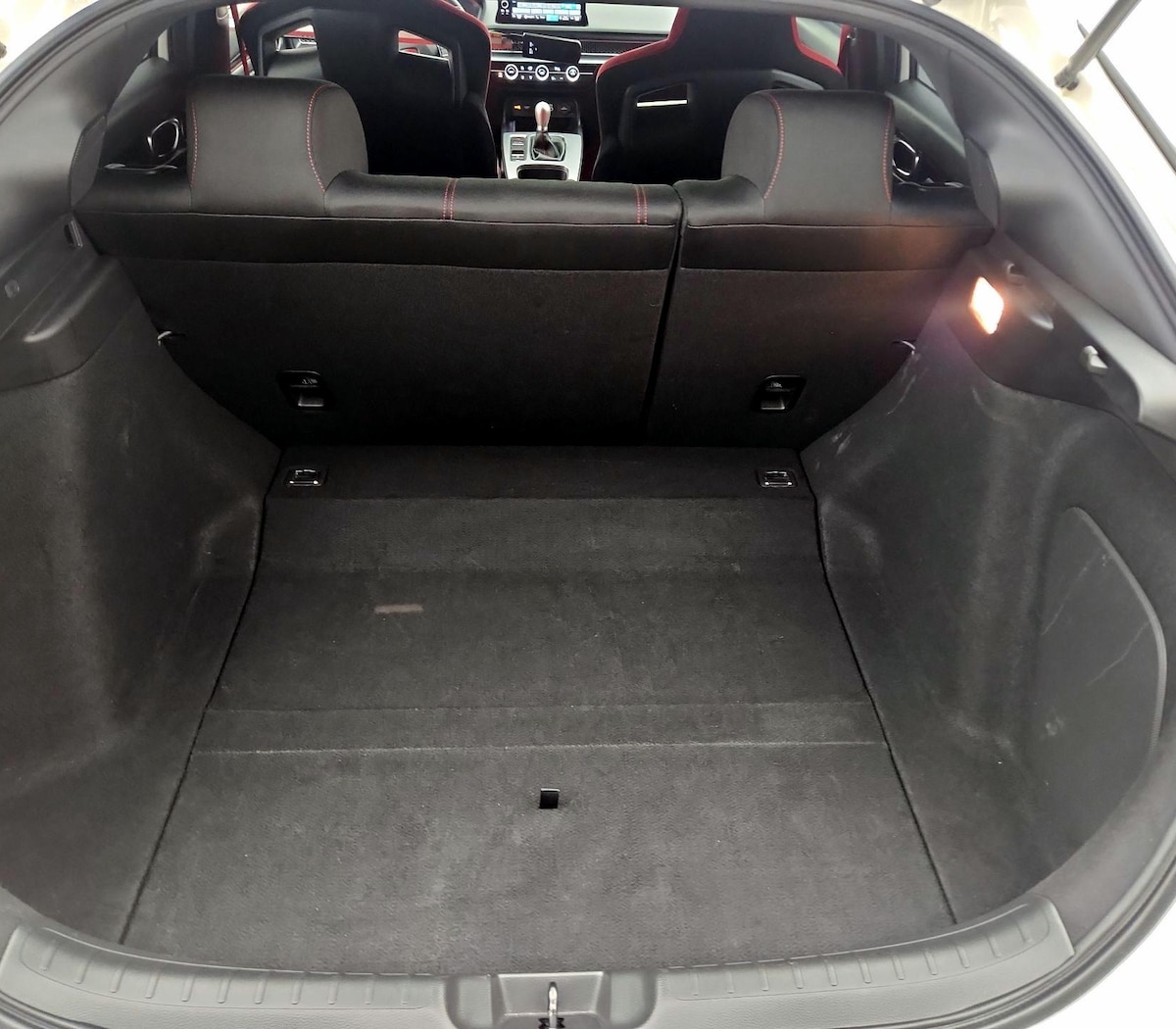 Trunk/Cargo (Seats Up)