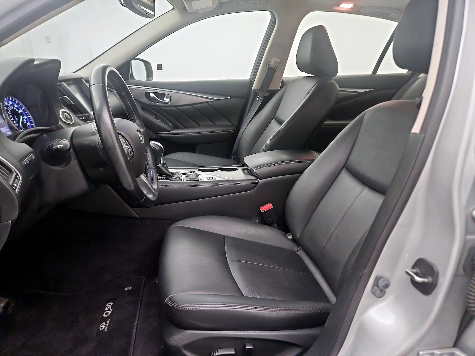Power Seat(s) & Side Airbags